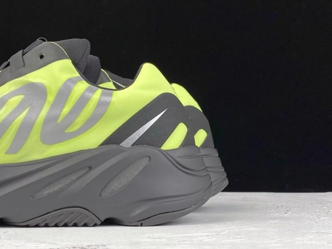 Yeezy FY3727 Adidas 700 MNVN Boost Phosphor 0808